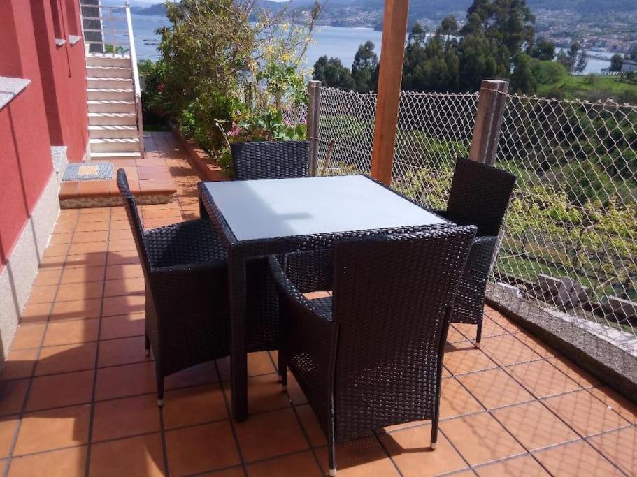 Apartamento con terraza y vistas al mar Bueu Exterior foto