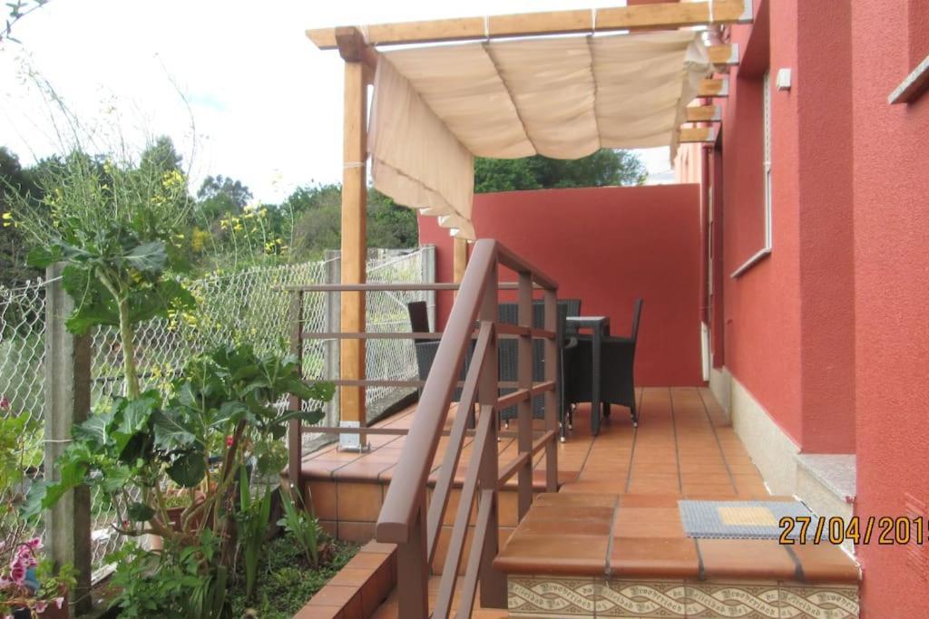 Apartamento con terraza y vistas al mar Bueu Exterior foto